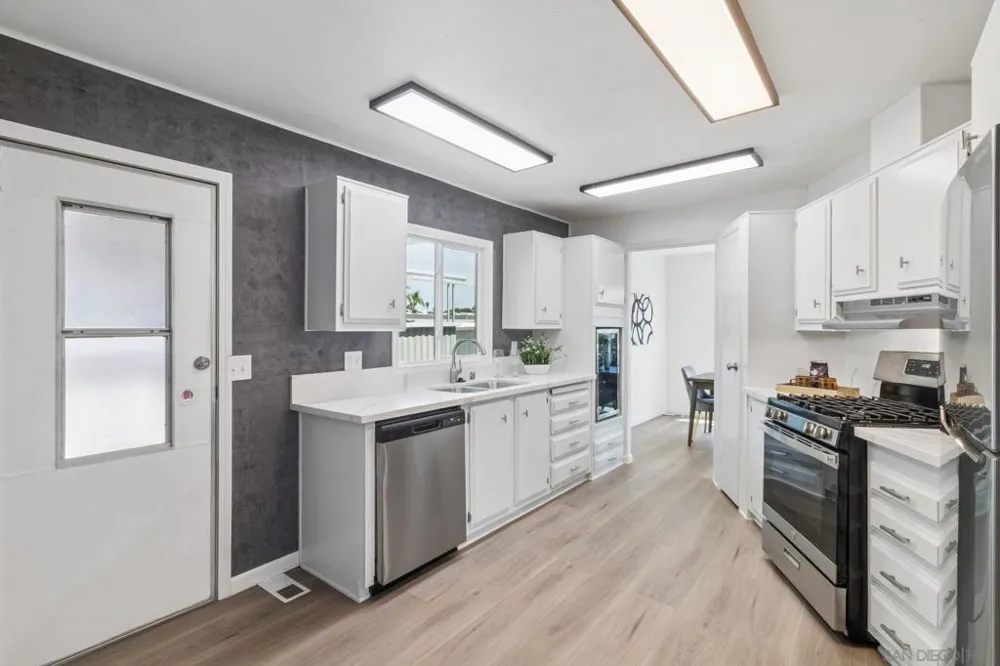 243 Havenview Lane Oceanside, CA 92056