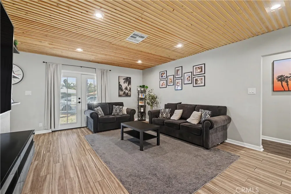 1136 Hancock San Bernardino, CA 92411