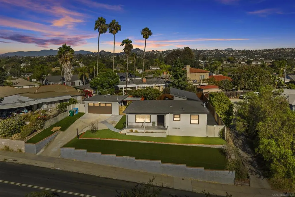 4471 Rolando San Diego, CA 92115