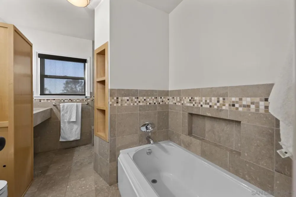 4471 Rolando San Diego, CA 92115