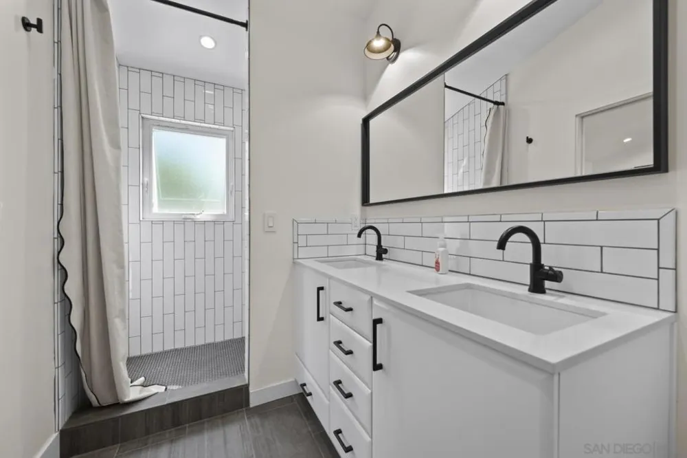 4471 Rolando San Diego, CA 92115