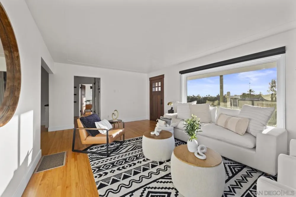 4471 Rolando San Diego, CA 92115