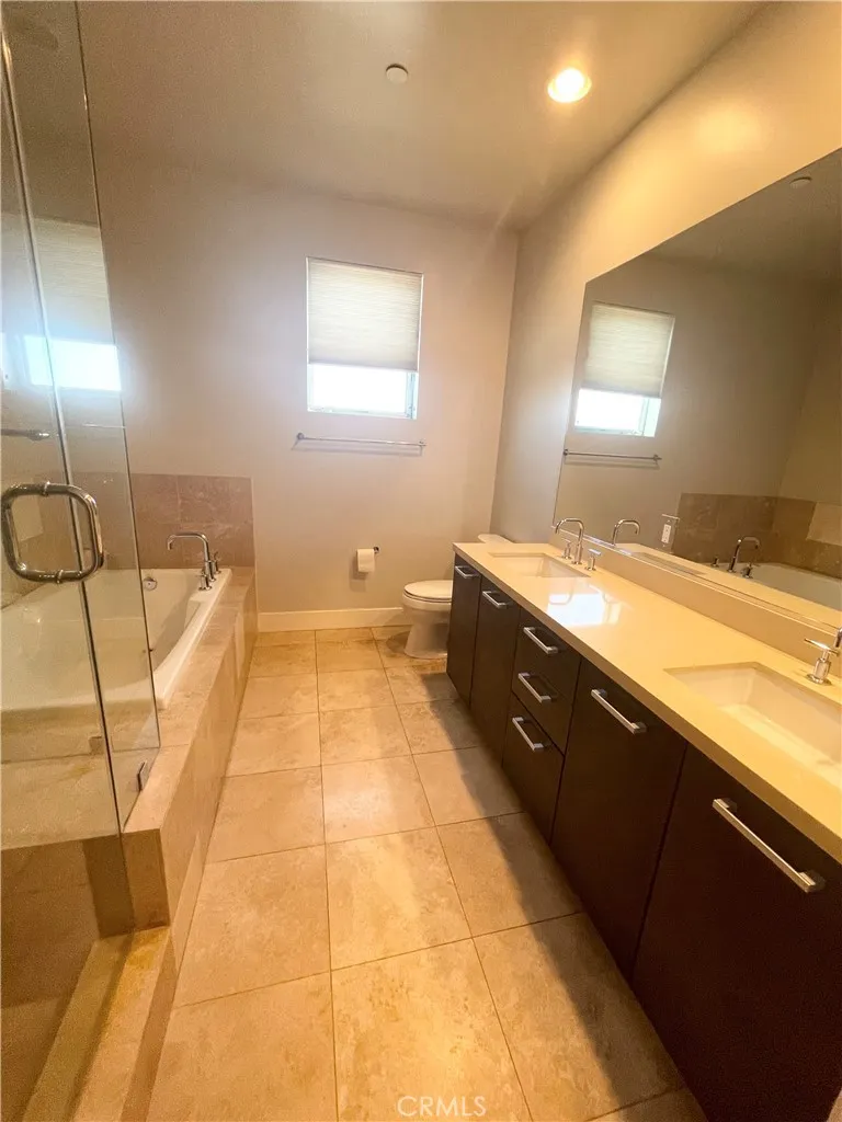 1411 Detroit #408 Los Angeles, CA 90046