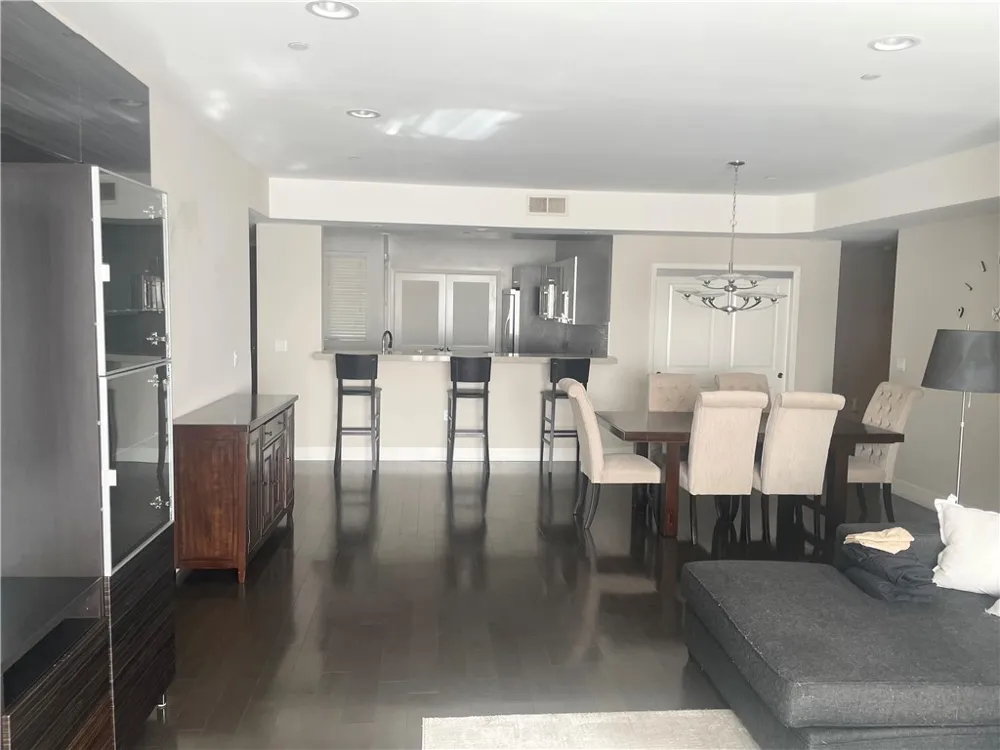 1411 Detroit #408 Los Angeles, CA 90046