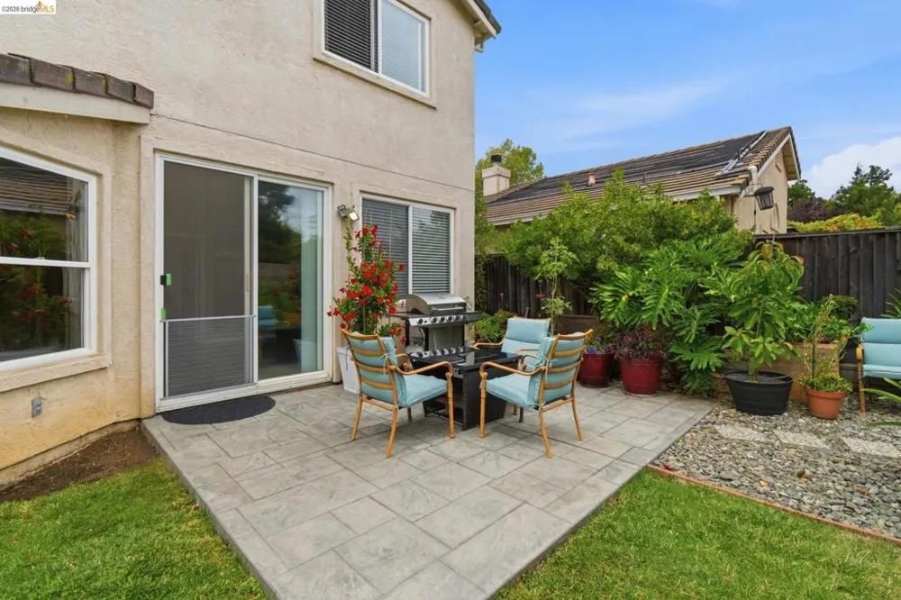 1316 Summer Grove Cir Fairfield, CA 94534