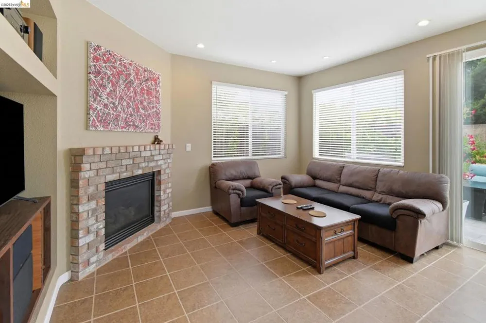1316 Summer Grove Cir Fairfield, CA 94534