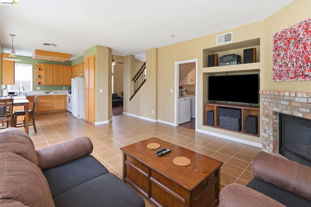 1316 Summer Grove Cir Fairfield, CA 94534