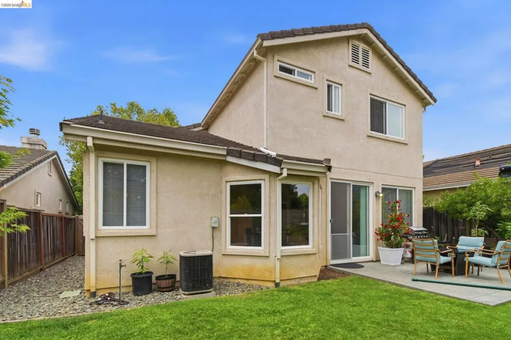 1316 Summer Grove Cir Fairfield, CA 94534