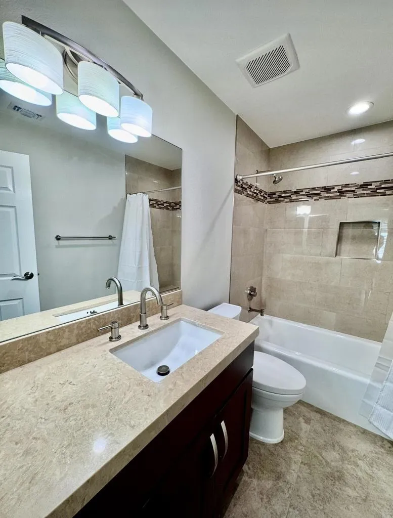 43376 Cook Street #204 Palm Desert, CA 92211