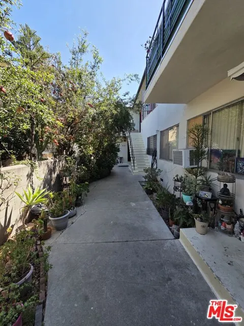 1532 Harvard Boulevard #8