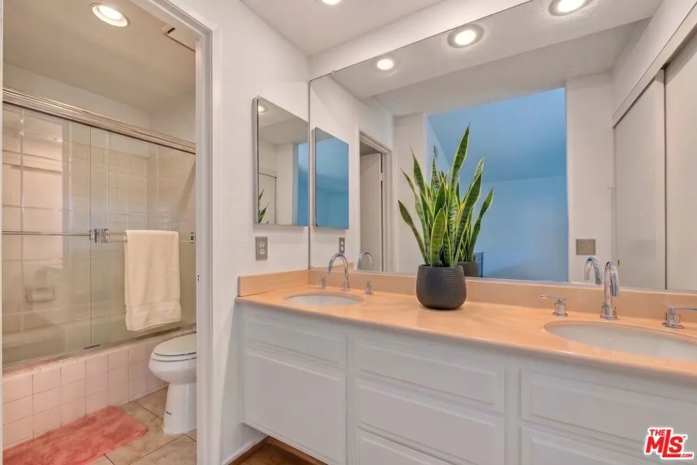 736 Mustang Circle Walnut, CA 91789