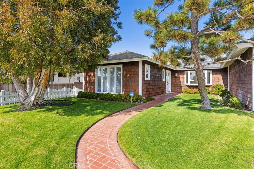 3160 Alta Laguna Boulevard Laguna Beach, CA 92651