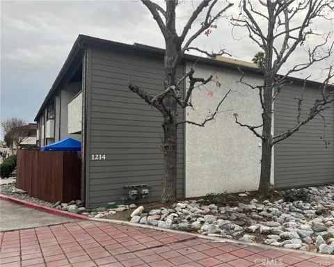 1214 Huntington Drive #C