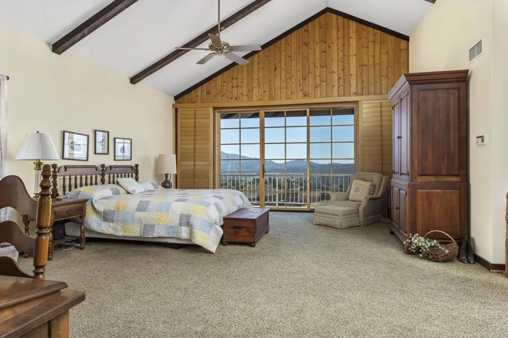 19050 Via Cuesta Ramona, CA 92065