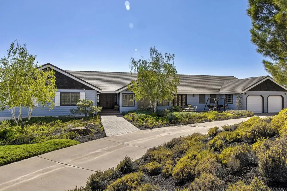 19050 Via Cuesta Ramona, CA 92065