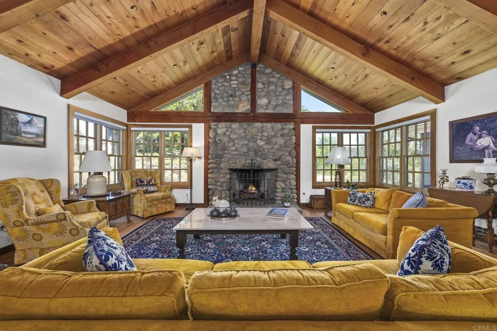 19050 Via Cuesta Ramona, CA 92065