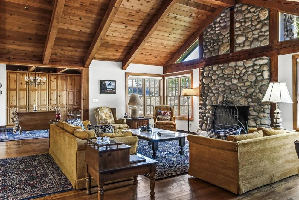 19050 Via Cuesta Ramona, CA 92065