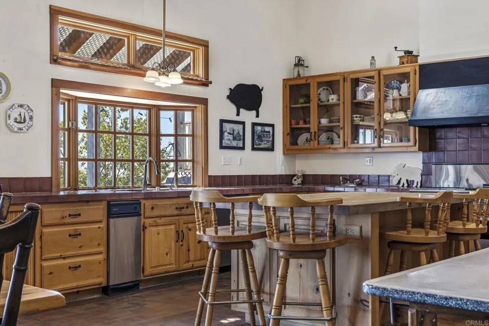 19050 Via Cuesta Ramona, CA 92065