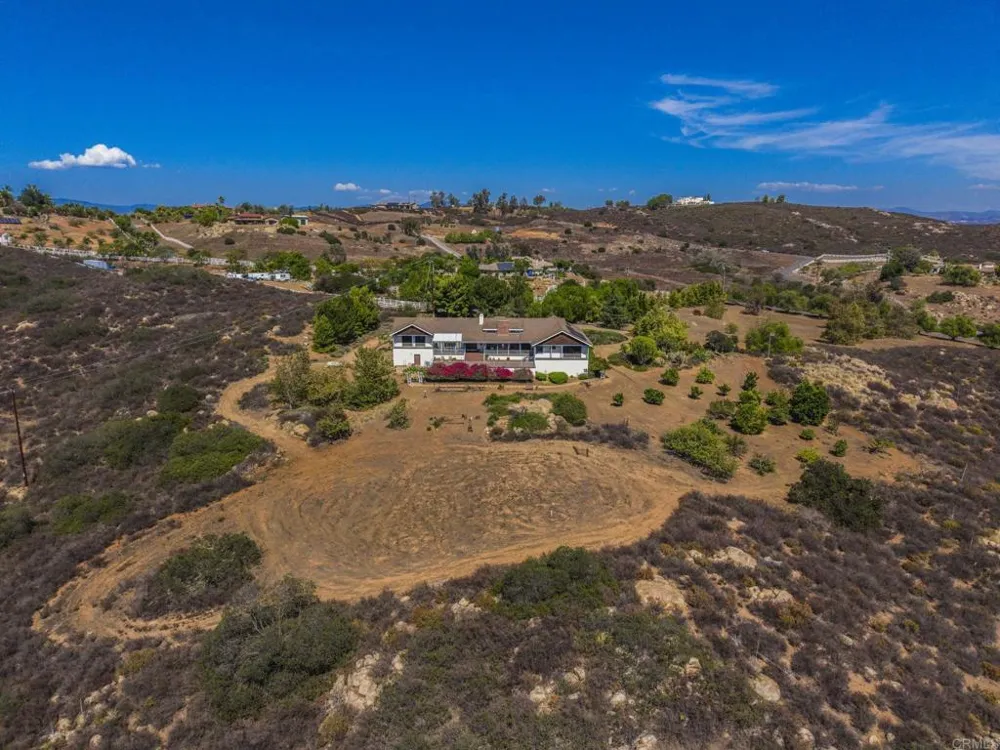 19050 Via Cuesta Ramona, CA 92065