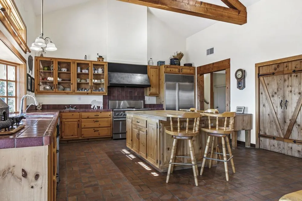 19050 Via Cuesta Ramona, CA 92065