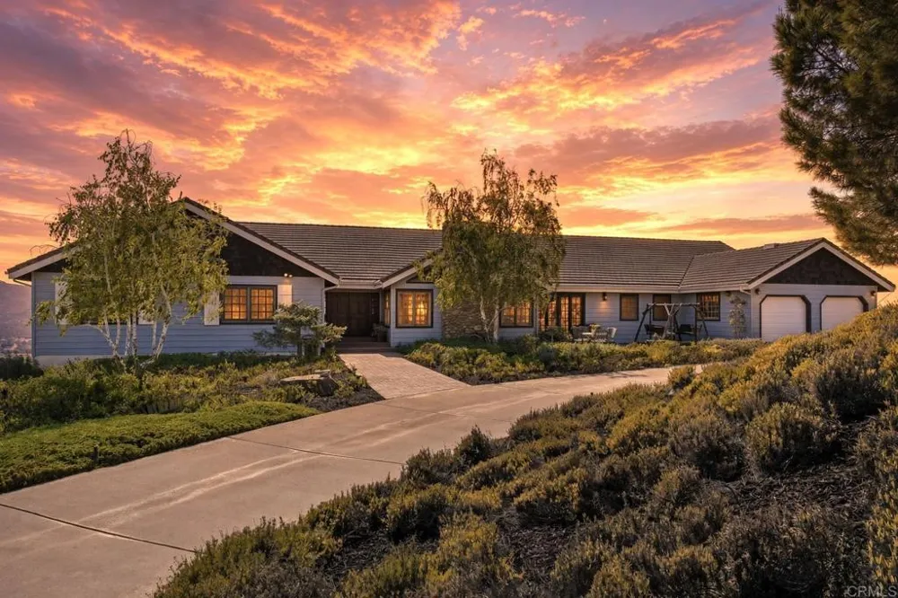 19050 Via Cuesta Ramona, CA 92065