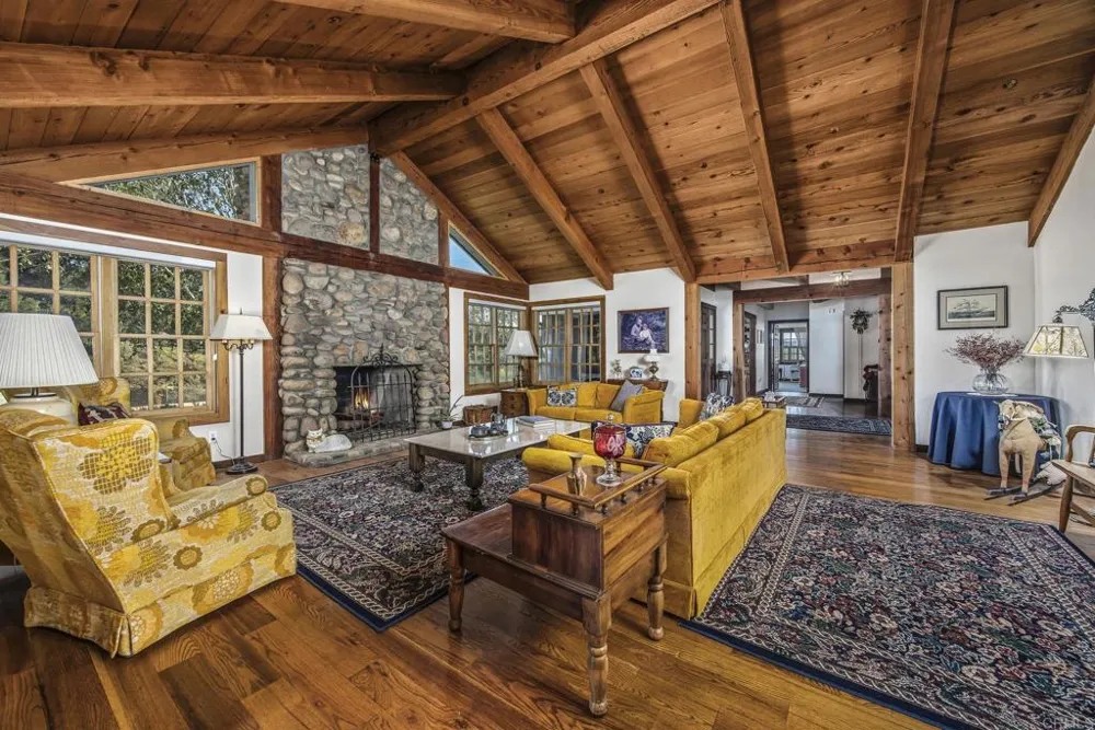 19050 Via Cuesta Ramona, CA 92065