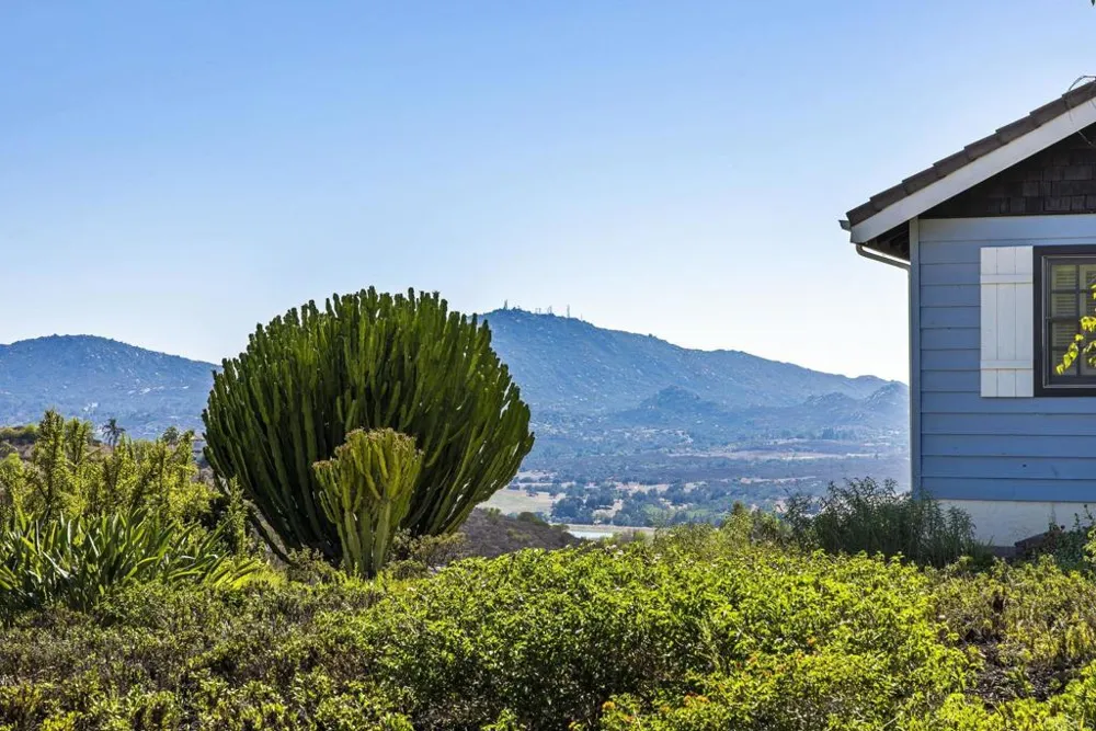 19050 Via Cuesta Ramona, CA 92065