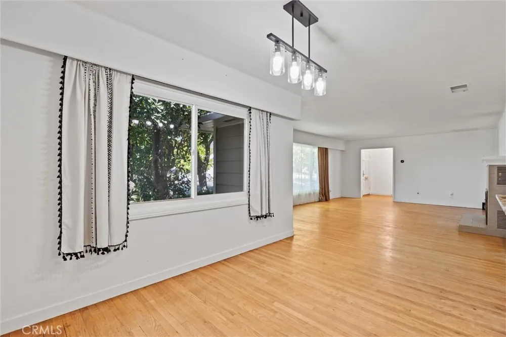 545 Cedar Red Bluff, CA 96080