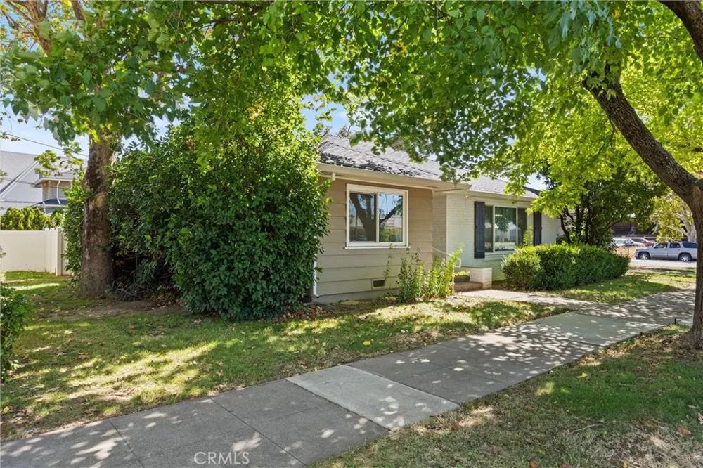 545 Cedar Red Bluff, CA 96080