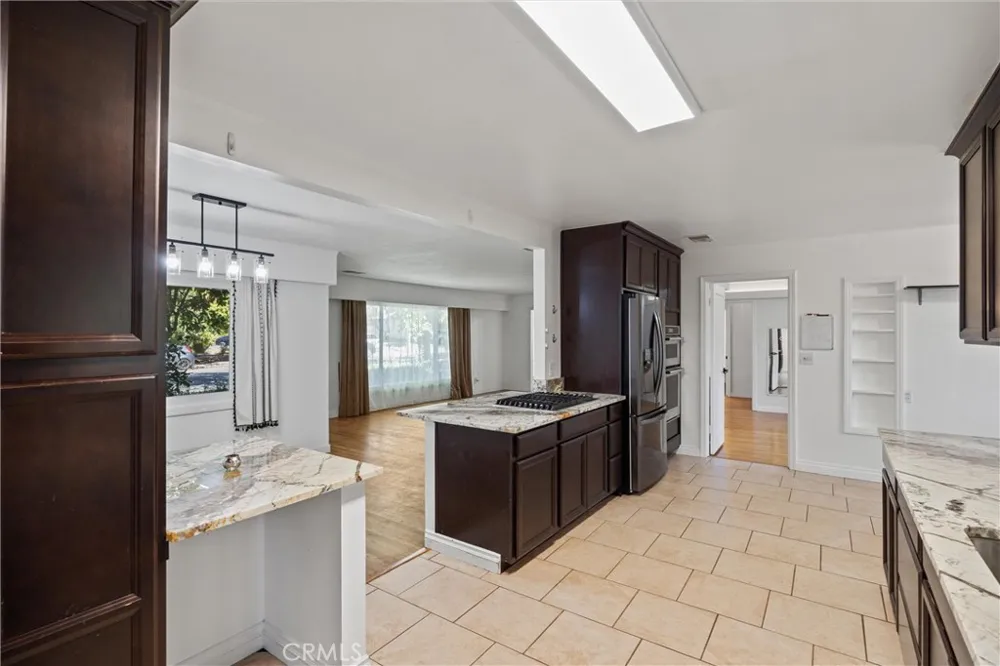 545 Cedar Red Bluff, CA 96080