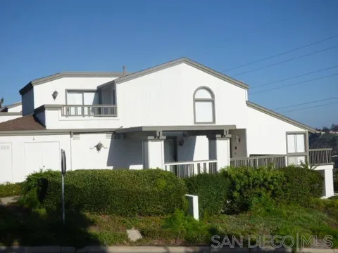 6761 Fashion Hills Blvd