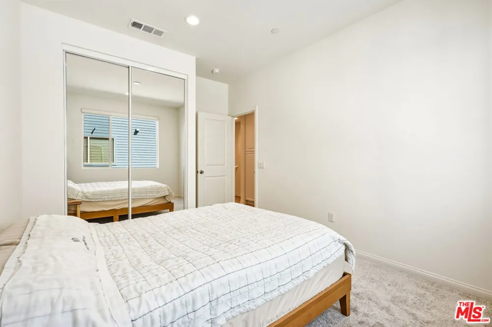1095 Harbor Blvd Anaheim, CA 92801