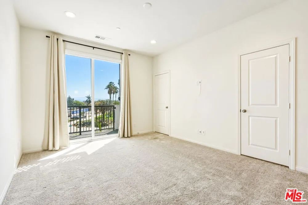 1095 Harbor Blvd Anaheim, CA 92801