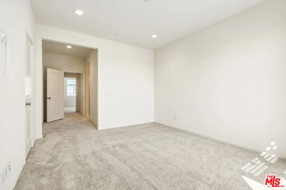 1095 Harbor Blvd Anaheim, CA 92801