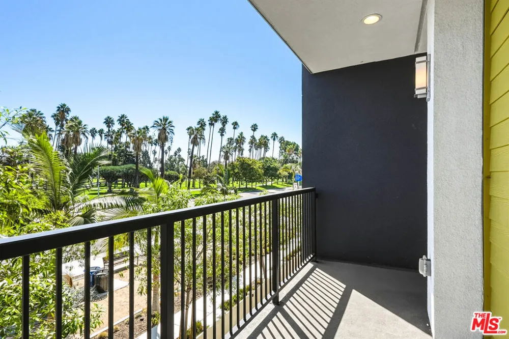 1095 Harbor Blvd Anaheim, CA 92801