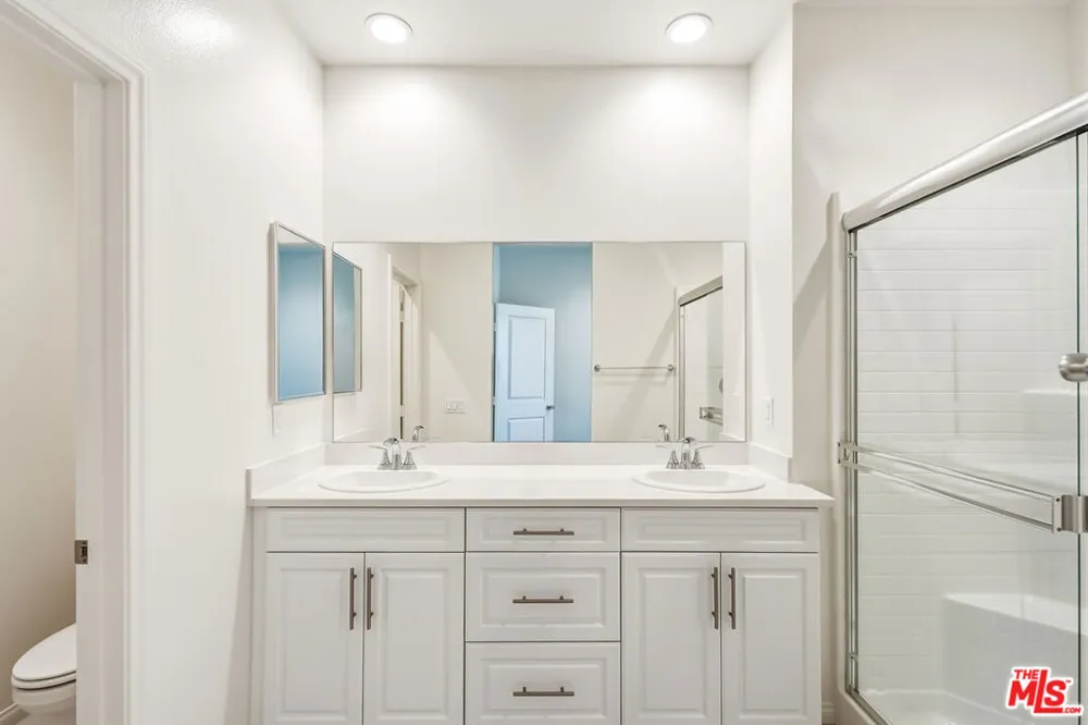 1095 Harbor Blvd Anaheim, CA 92801
