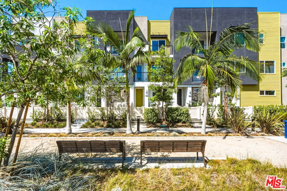 1095 Harbor Blvd Anaheim, CA 92801