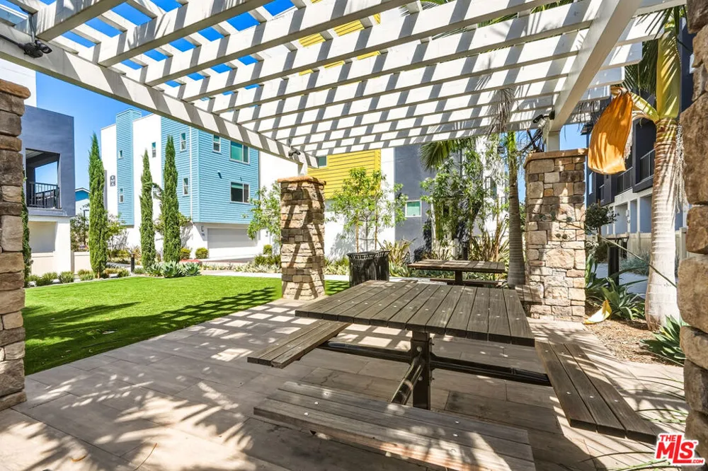 1095 Harbor Blvd Anaheim, CA 92801