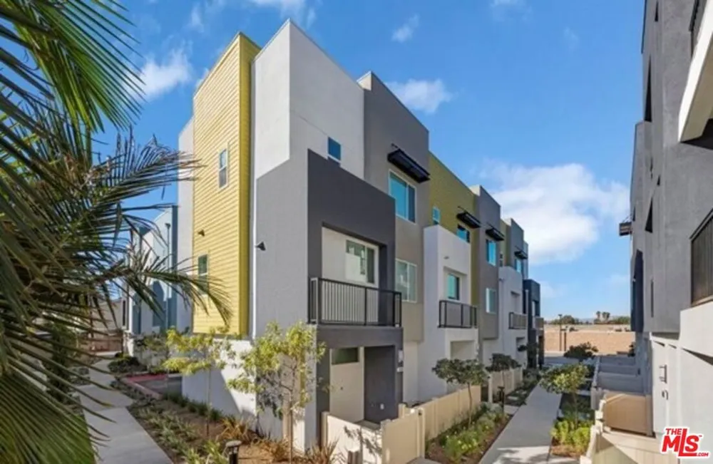 1095 Harbor Blvd Anaheim, CA 92801