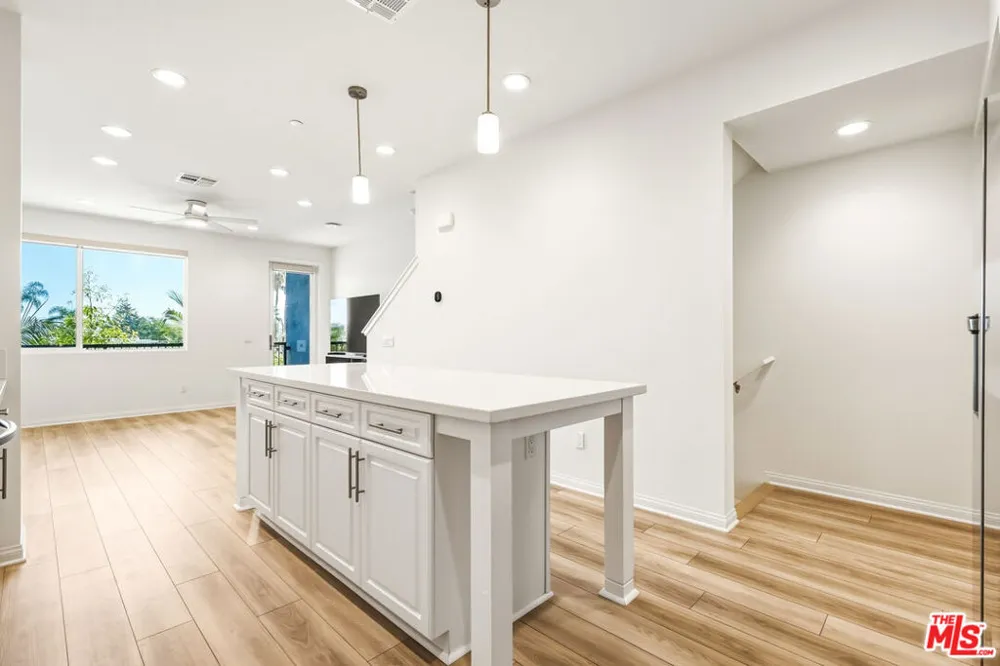 1095 Harbor Blvd Anaheim, CA 92801