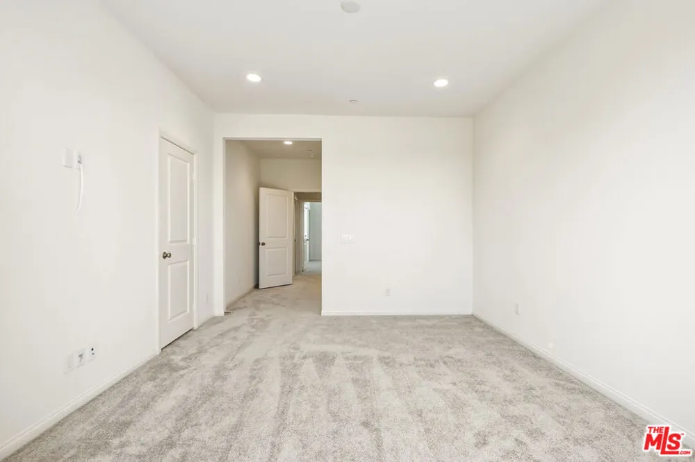 1095 Harbor Blvd Anaheim, CA 92801