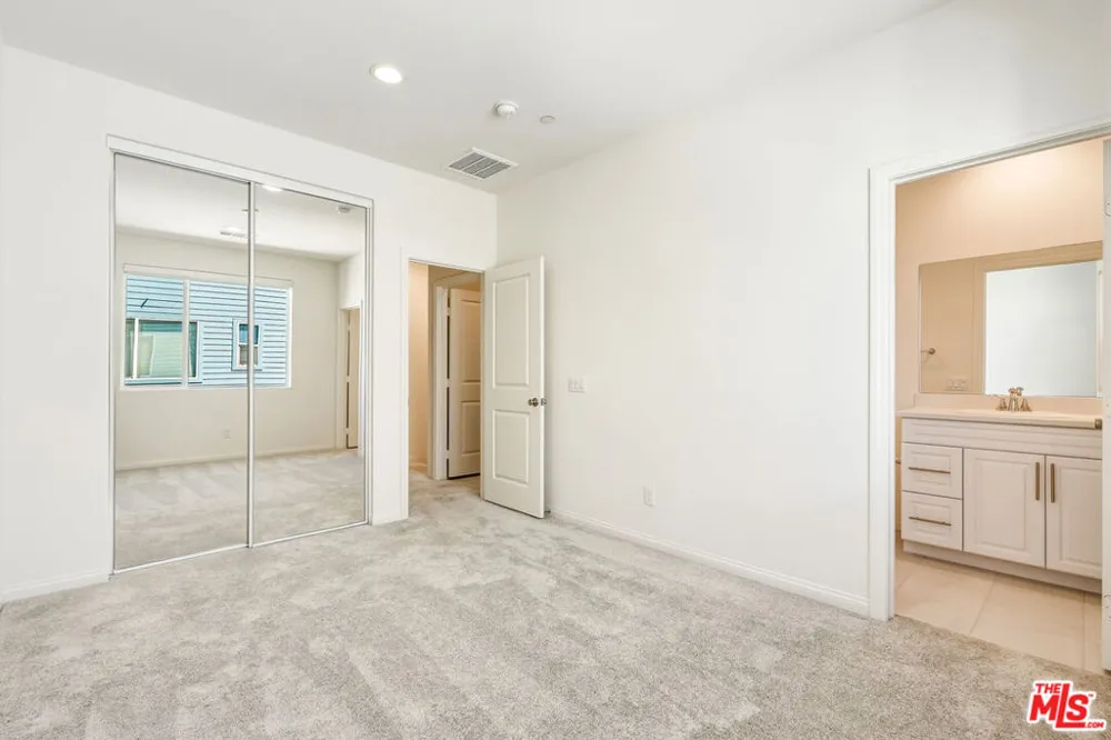 1095 Harbor Blvd Anaheim, CA 92801