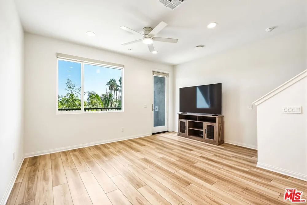 1095 Harbor Blvd Anaheim, CA 92801