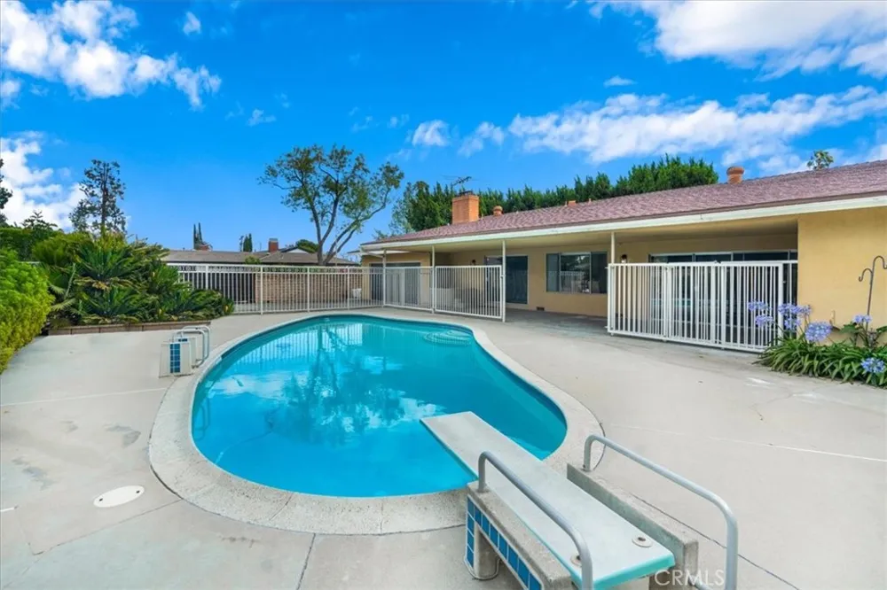 18931 Mayall Street Northridge, CA 91324