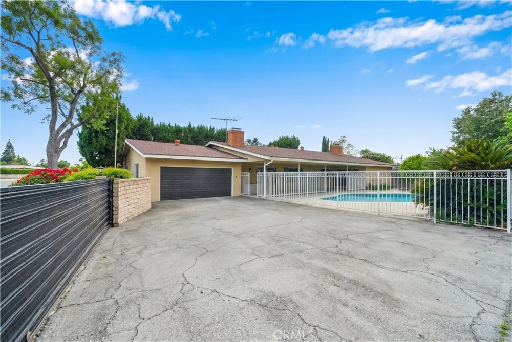18931 Mayall Street Northridge, CA 91324