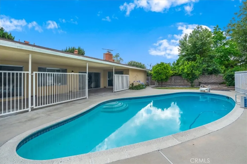 18931 Mayall Street Northridge, CA 91324