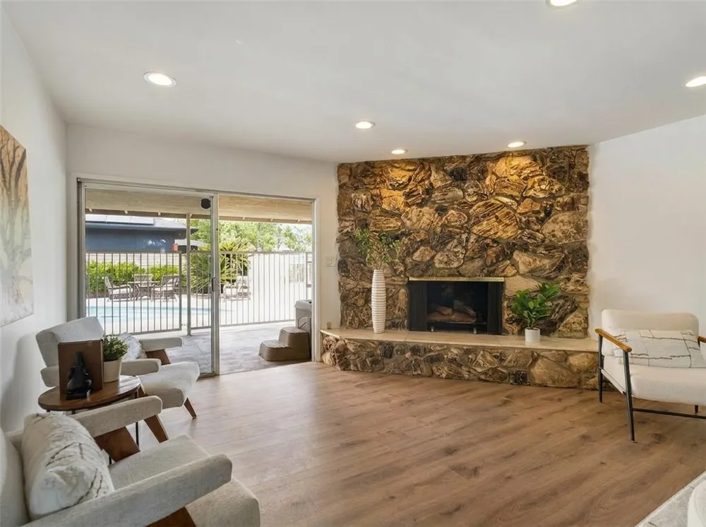 18931 Mayall Street Northridge, CA 91324