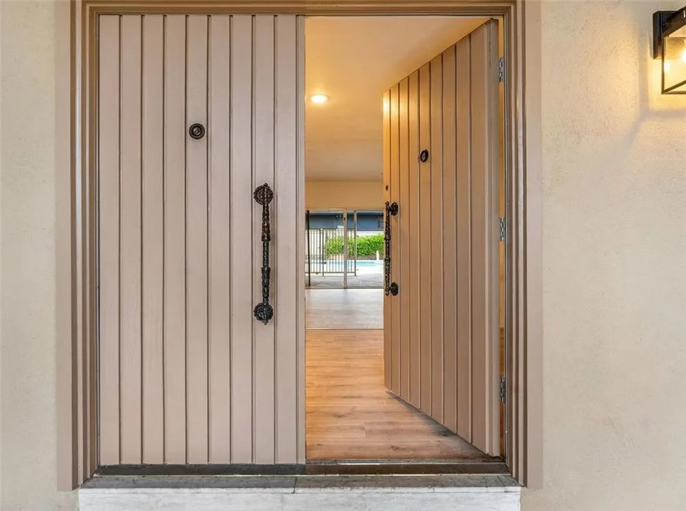 18931 Mayall Street Northridge, CA 91324