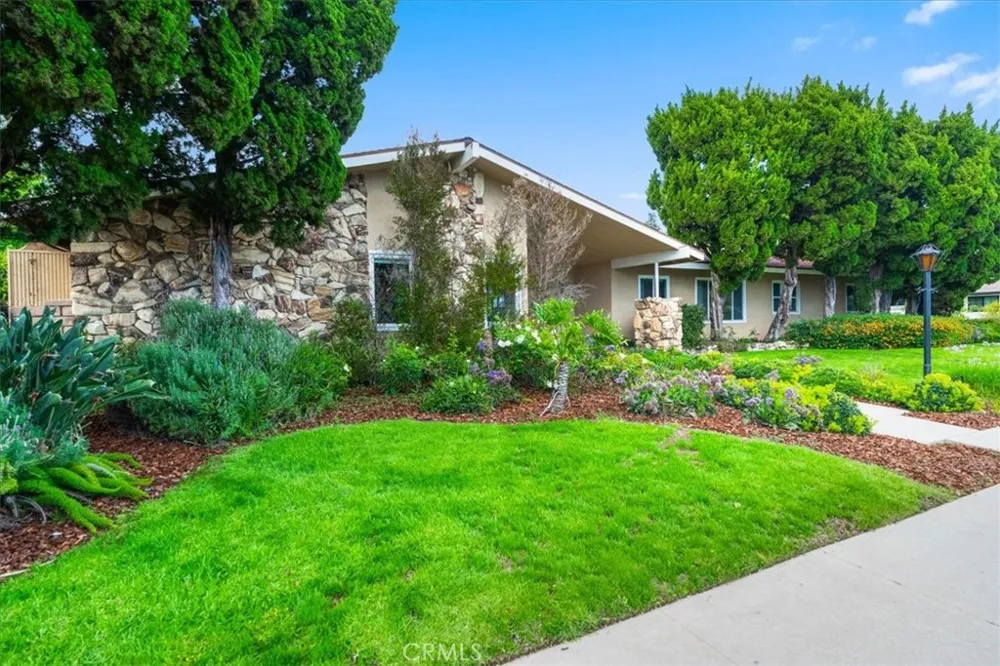 18931 Mayall Street Northridge, CA 91324