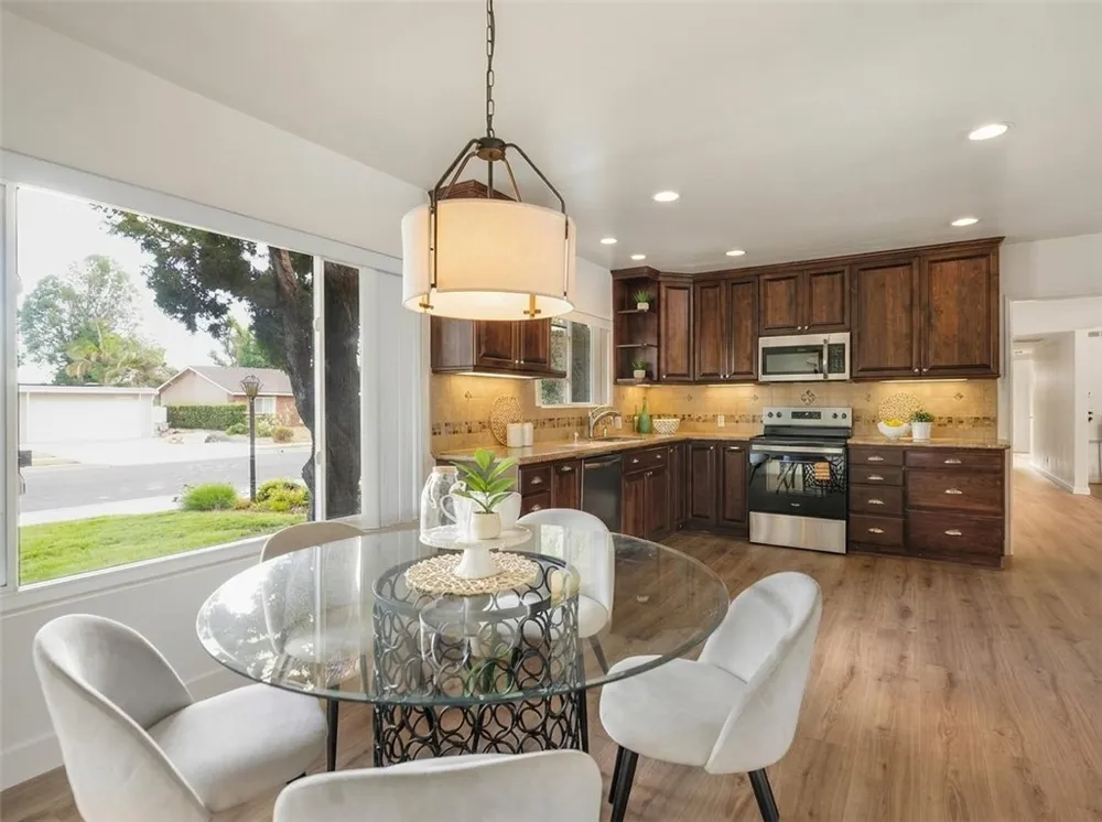 18931 Mayall Street Northridge, CA 91324